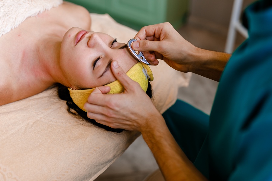 How Spa Therapy Reduces Stress Naturally